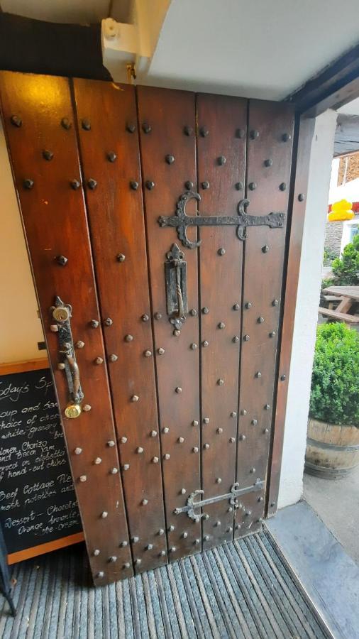 Kings Arms Hotel Хоксхед Екстериор снимка